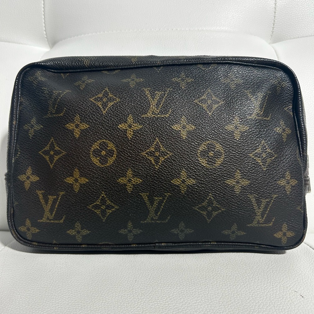 Authentic Louis Vuitton Monogram Compeigne Bag